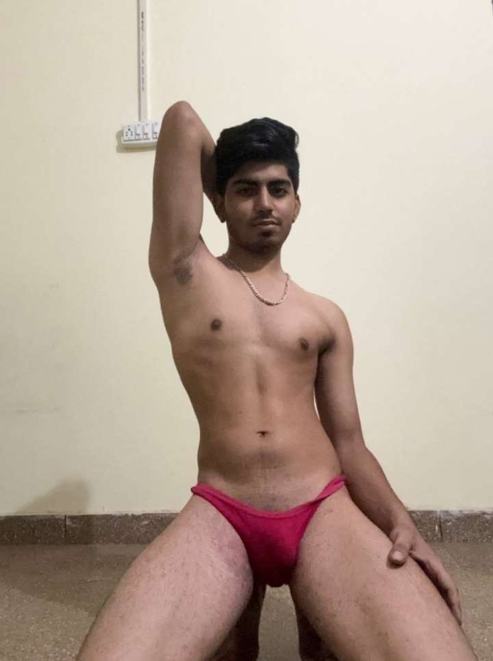 Exposing this slut